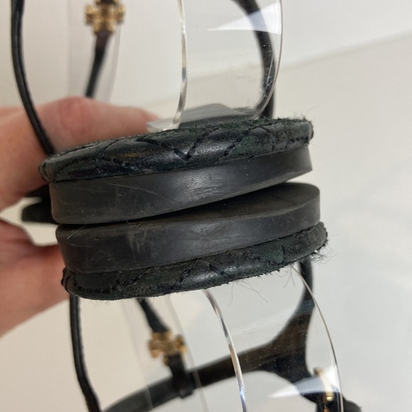 TORY BURCH Marion Quilted Black Leather T-Strap Gold Logo Sandals Size 8 Luxury - Picture 12 of 16